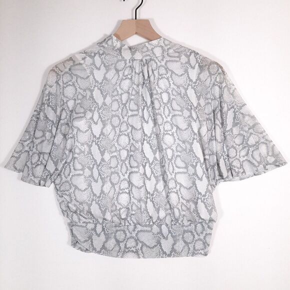 Jennifer Lopez Top SZ X-Small Gray Snakeskin Pleated Neckline Flutter Sleeve Y2K - Picture 5 of 13